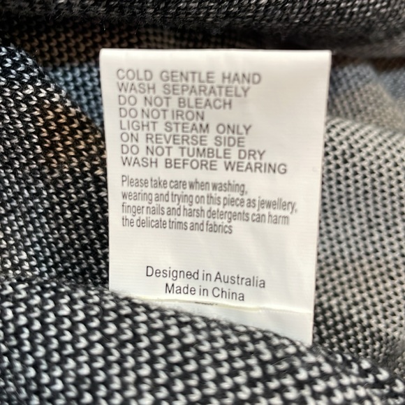 Elliott Sweater Dress Tunic Size S Black And White EUC Like New - Picture 9 of 9